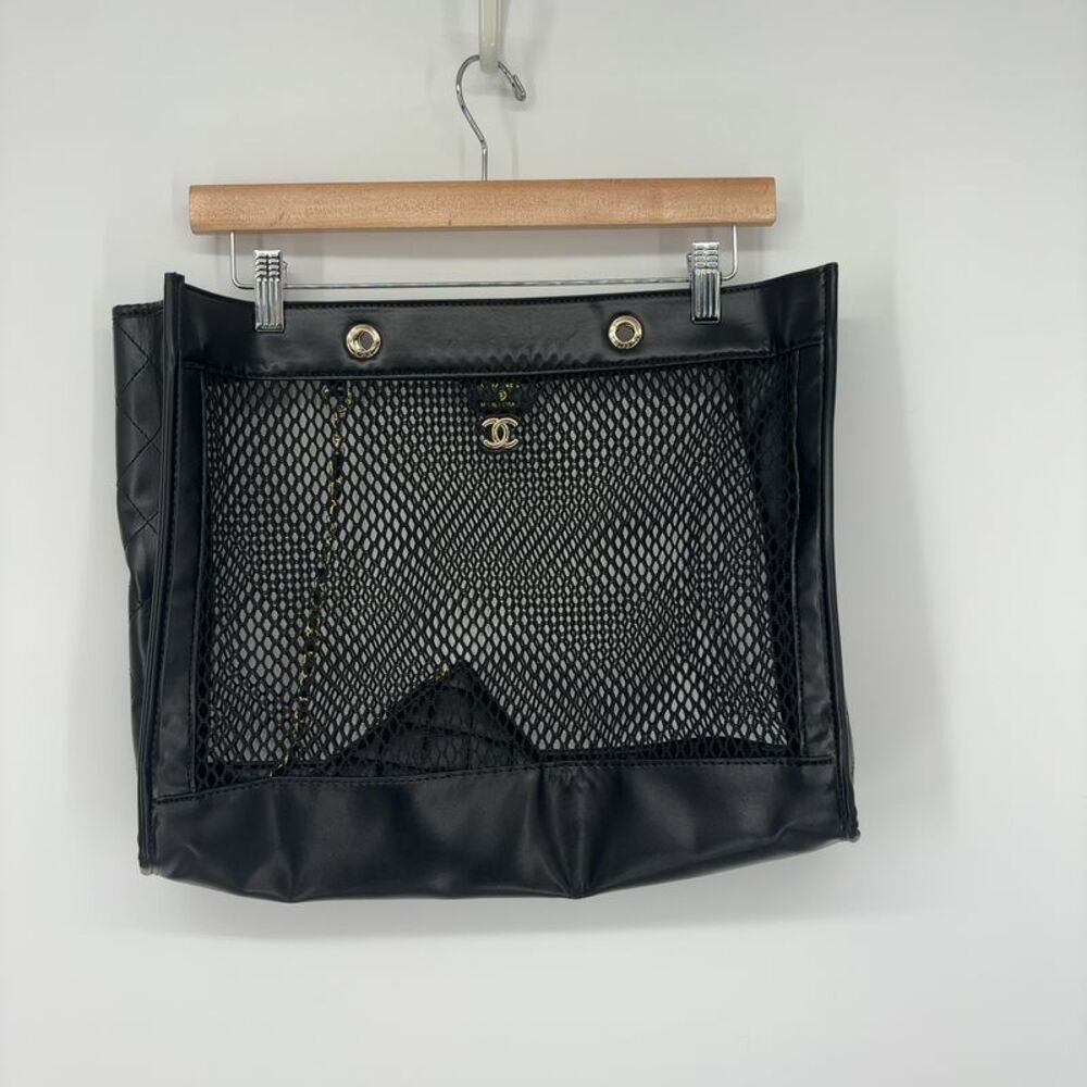 CHANEL Makeup Bag in Black
